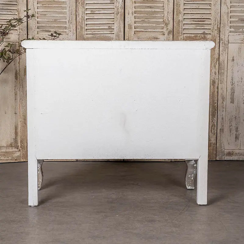 Meuble de rangement vintage en bois avec finition antique et étagères réglables
