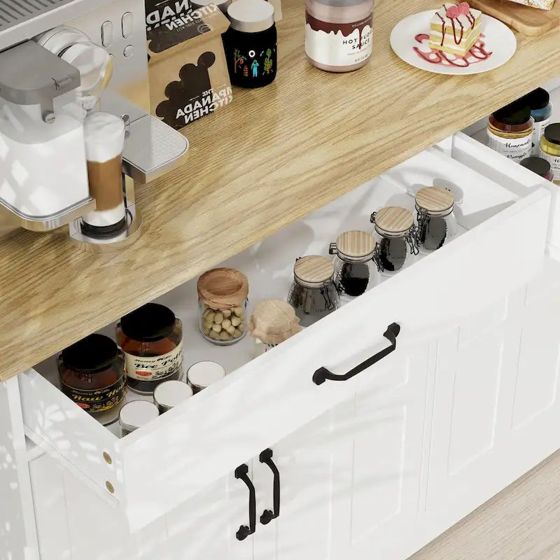 55.91 Grand buffet de ferme, armoire de rangement, bahut.
