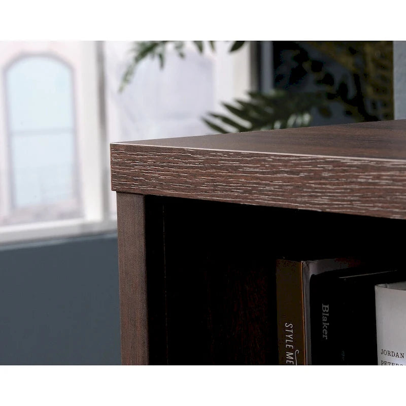 Petit buffet en bois compact avec portes de rangement et étagères